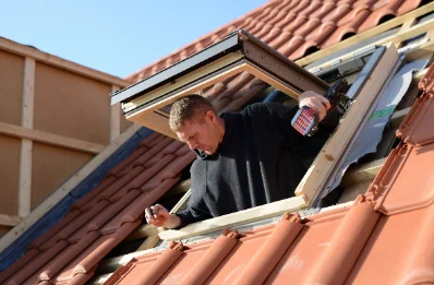 Pose de fenêtres de toit Velux à Locarn